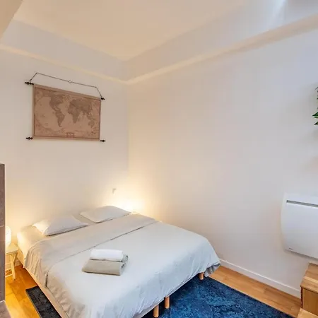 Geranimus Republic Square Apartment